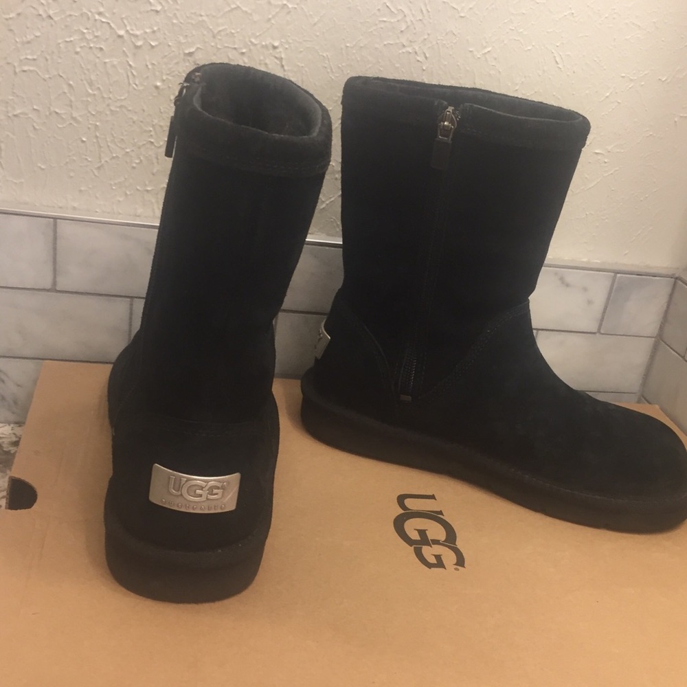 Ugg Australia Roslynn Short Mid Calf Boot